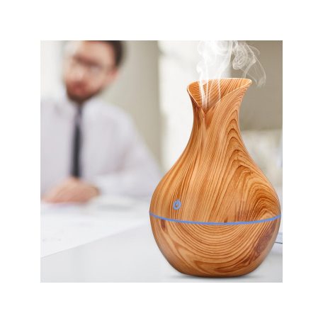 Aromaterapeutický odpařovač s efektem dřeva