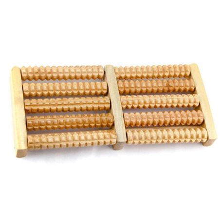 Tradiční dřevěný masážní přístroj na chodidla