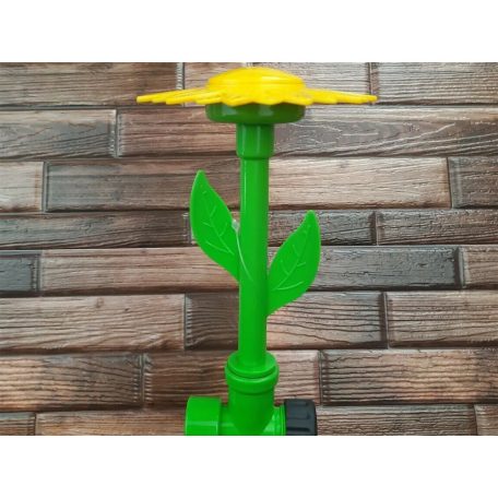 Zahradní rozprašovač na vodu ve tvaru květu, která se dá vpíchnout do země