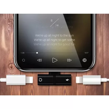 Rozbočovací adaptér Apple - poslech hudby a nabíjení současně