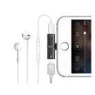 Rozbočovací adaptér Apple - poslech hudby a nabíjení současně