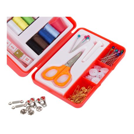 Souprava pro šití v praktickém červeném držáku
