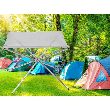 Přenosný a skládací stojan na táborák