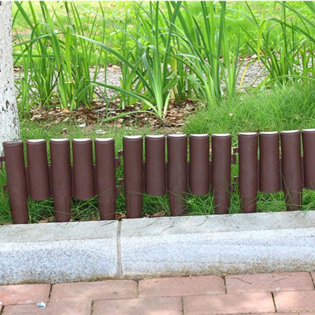 Sada 5-ti plastových zahradních obrubníků ve tvaru plotu v hnědé barvě