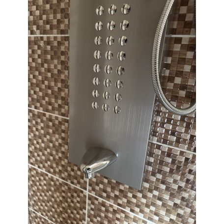 Elegantní hydromasážní sprchový set v chromové barvě