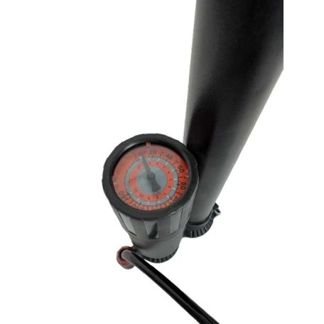 Pumpa na pneumatiky s tlakoměrem