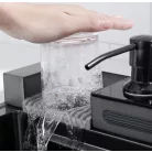 Elegantní multifunkční kuchyňský dřez Detroit z nerezavějící oceli s dvojitým kohoutkem, myčkou sklenicí, LED displejem a prkénkem na krájení - 68 cm x 45 cm