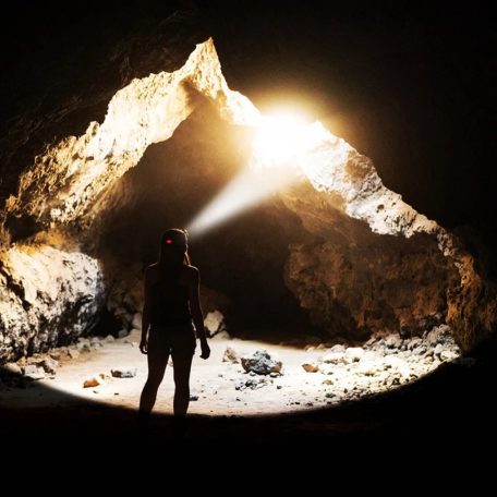 Profesionální nabíjecí čelovka CREE LED s výkonem 2600 lumenů