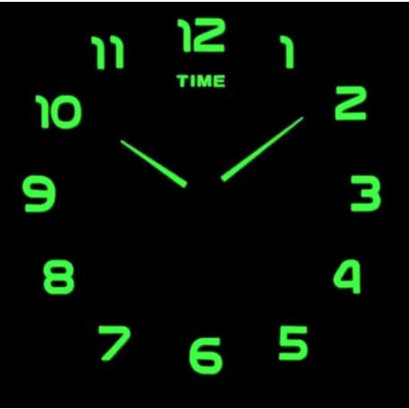 Dekorativní, fosforeskující nástěnné hodiny s dobře viditelnými číslicemi