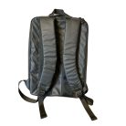 Černý batoh s programovatelnou obrazovkou (ovladatelnou z mobilního telefonu)