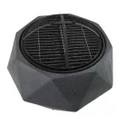 Exteriérový moderní gril a ohniště ve tvaru diamantu s mřížkovou střechou