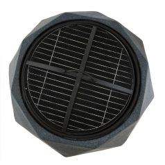   Exteriérový moderní gril a ohniště ve tvaru diamantu s mřížkovou střechou