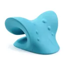 Korekční polštář pro natažení krku a páteře