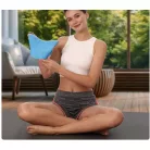 Korekční polštář pro natažení krku a páteře